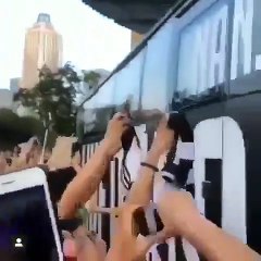 O hilariante gesto de Ronaldo no autocarro que deixou os fãs em êxtase