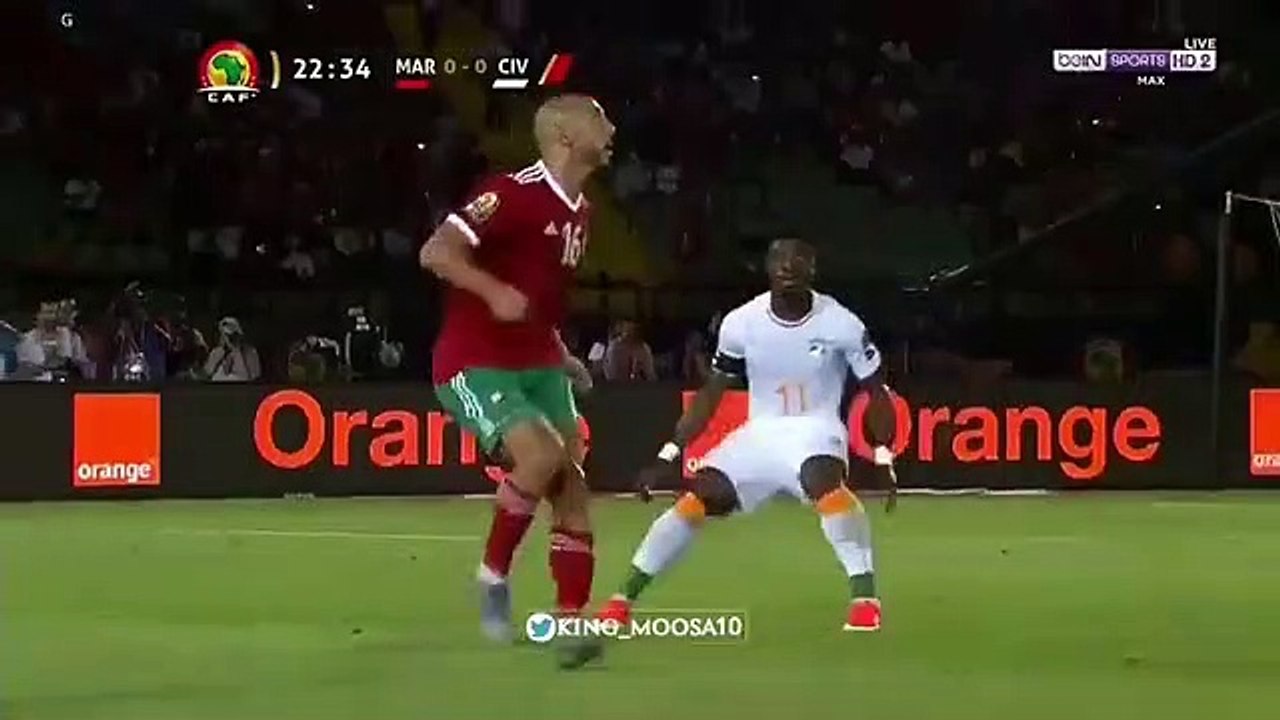 Assistência de Amrabat