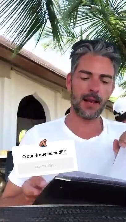A saga continua! Cláudio Ramos volta a testar o seu inglês em restaurante
