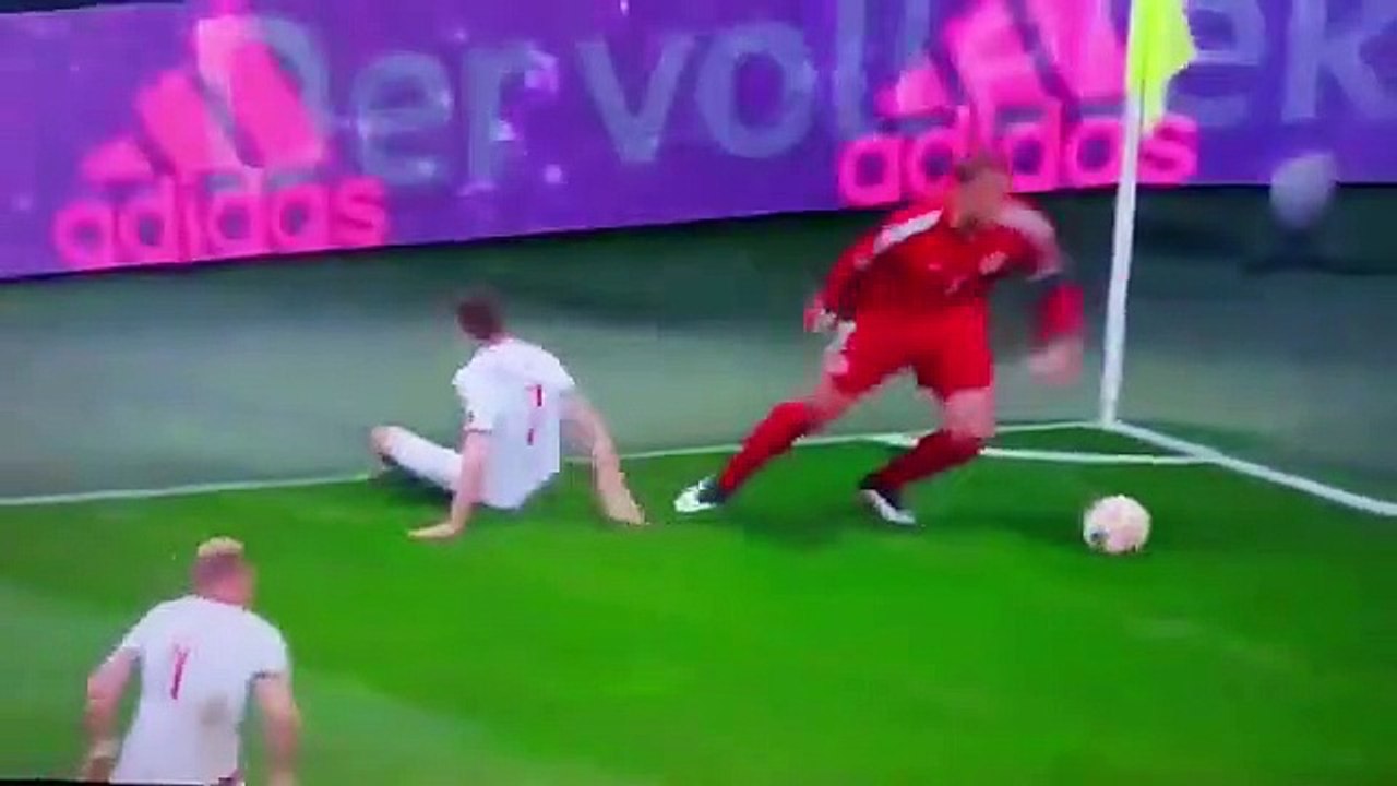Manuel Neuer finta