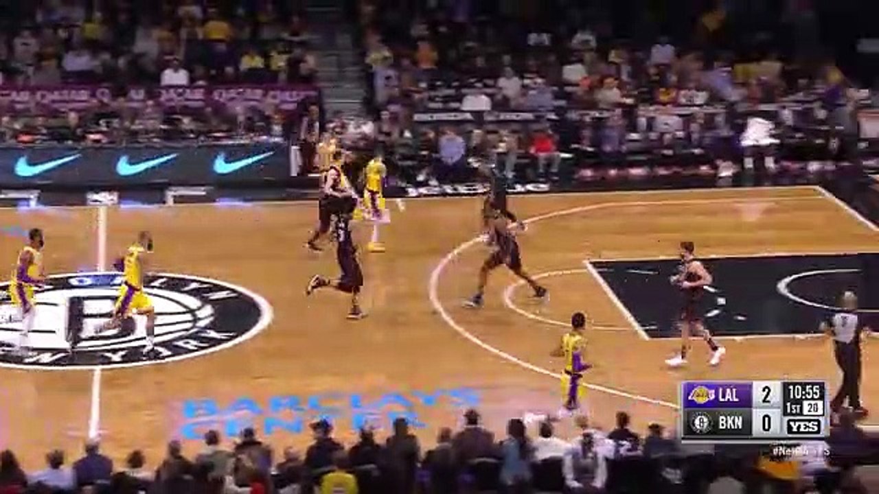 Abafo de Jarrett Allen a LeBron James