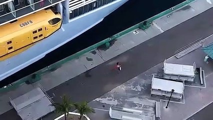 Captado momento em que casal percebe que acabou de perder o cruzeiro