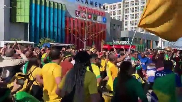 Adeptos do Brasil fazem a festa no Dragão