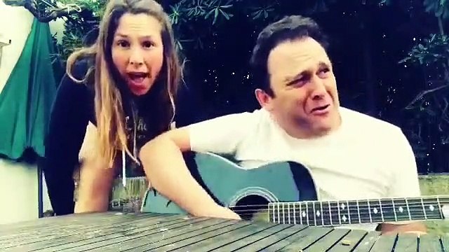 Hilariante! Eduardo e Joana Madeira interpretam novo hit de Conan Osíris