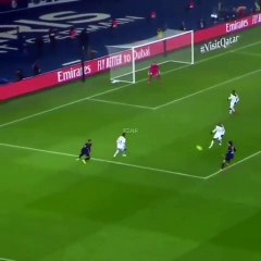 Passe de Neymar com as costas