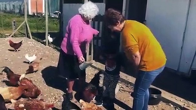 Filho de Carolina Deslandes vivem momentos únicos com a avó e a bisavó