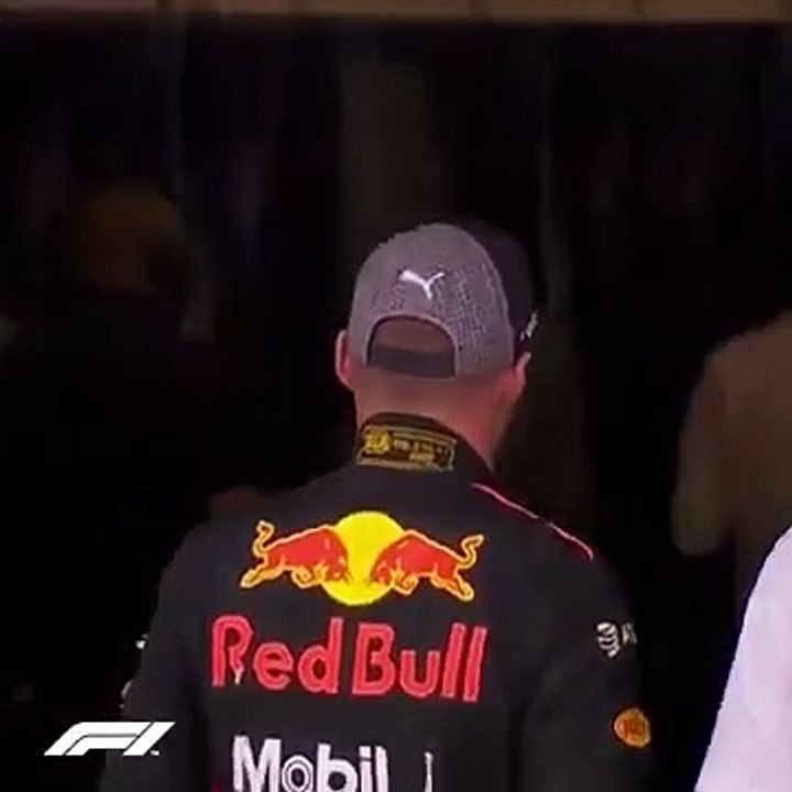 Verstappen confronta Ocon