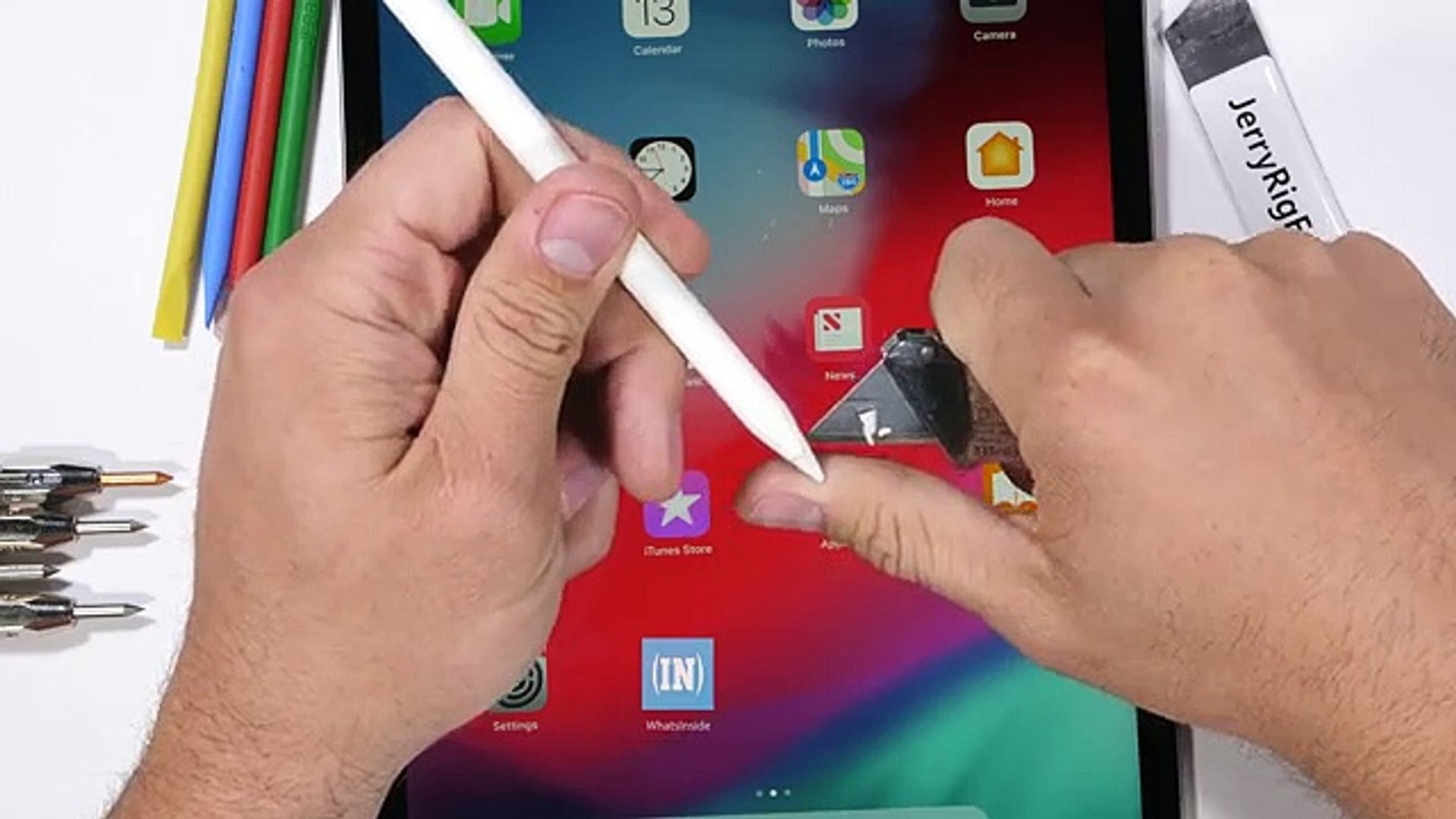 JerryRigsEverything - iPad Pro 2018
