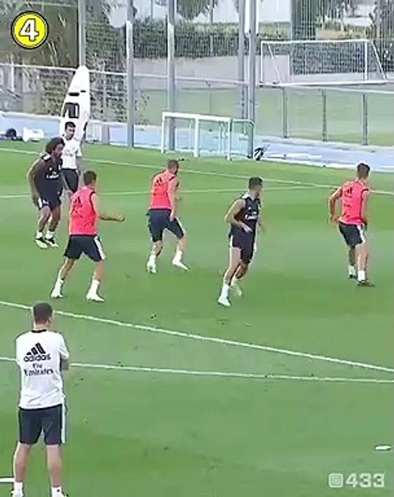 Golaço de Vinicius Junior no treino