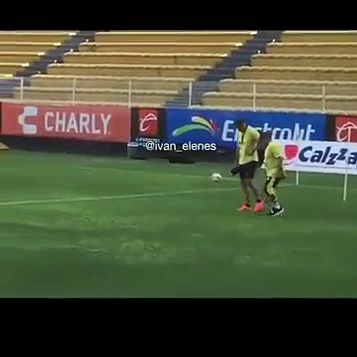 Maradona com dificuldades em andar