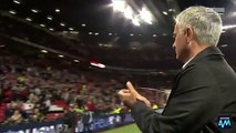 José Mourinho aplaude adeptos