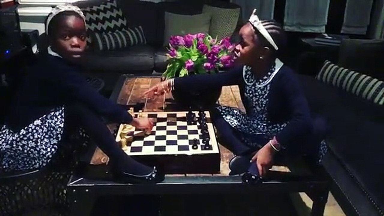 Madonna mostra discussão entre as filhas gémeas