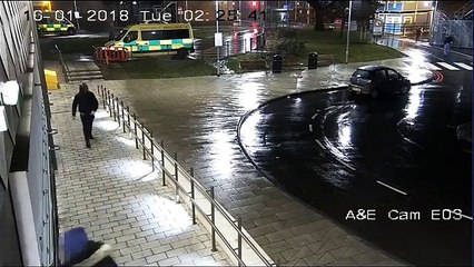 Pânico em sala de espera de hospital após esfaqueamento