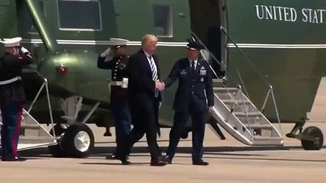 Cabelo de Trump voltou a fazer das suas. E a internet está a adorar