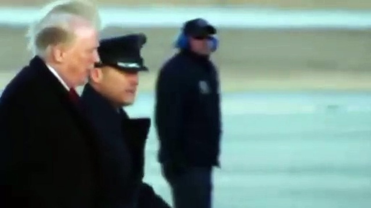 Cabelo (ou falta dele) voltou a pregar uma partida a Trump