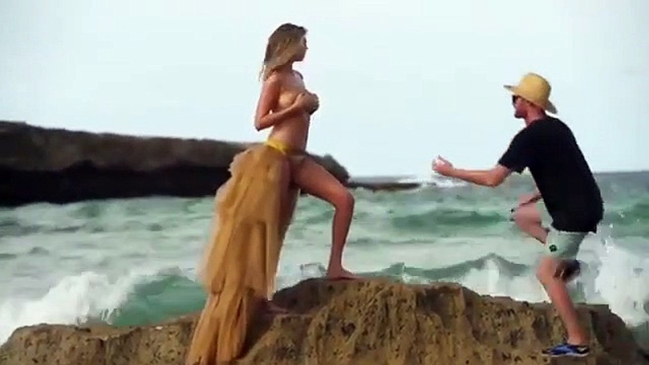 Vídeo mostra queda aparatosa de Kate Upton em sessão fotográfica