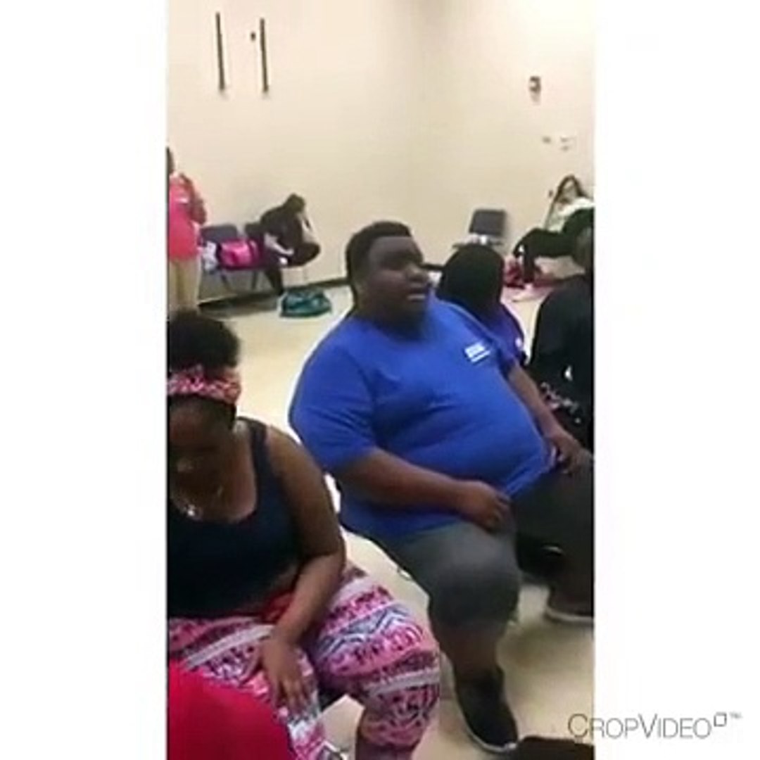 ⁣Interpretação de música de Rihana catapulta jovem de 18 anos para a fama