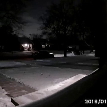 Momento em que meteoro explode nos céus de Detroit