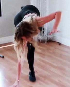 O momento hilariante em que Khloé tenta fazer uma rodada. Tenta...