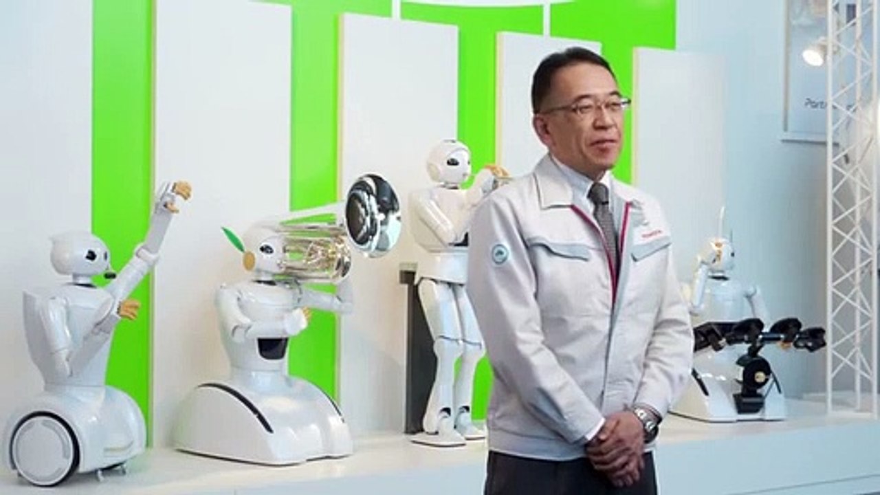 A Toyota apresentou robots que poderá controlar com o corpo