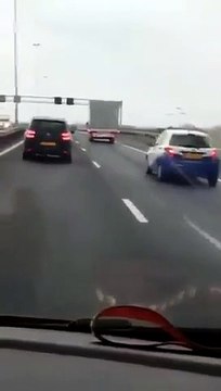 Imagens comprovam estragos causados pelo vento na Holanda