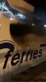 Incêndio em ferry no Mediterrâneo destrói carros e lança o pânico