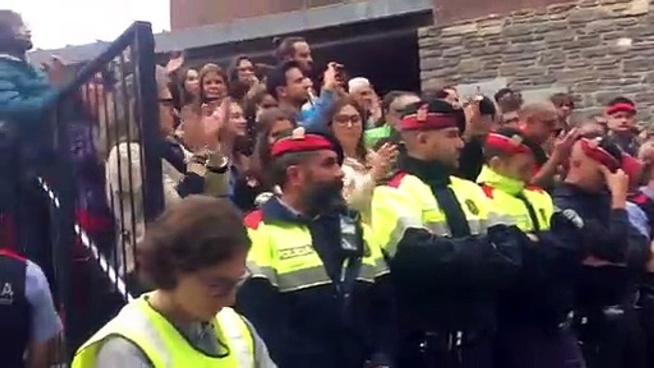 mossos choram