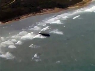 Família resgatada de casco de navio afundado, furacão Maria