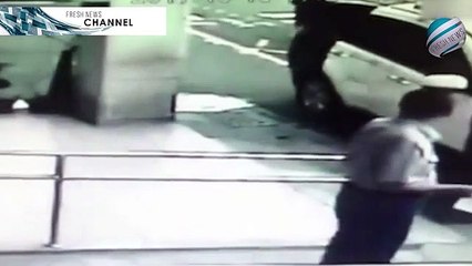 Homem apresenta-se na polícia com corpo de filha que matou há 12 anos