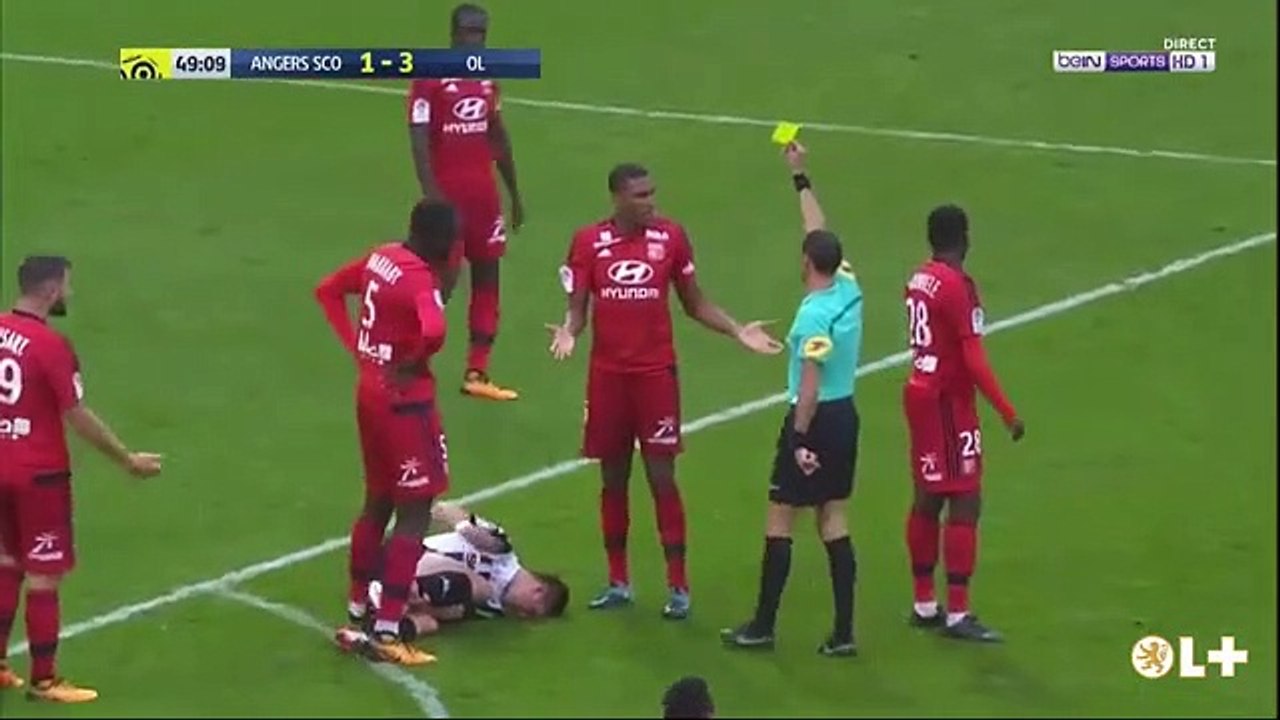 Cartão vermelho caricato