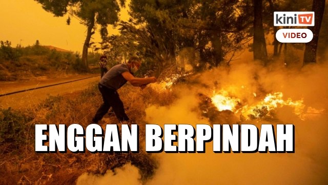 Penduduk Greece usaha selamatkan kediaman dari kebakaran