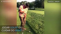 Jogar golfe e segurar um bebé? Para este homem é possível!