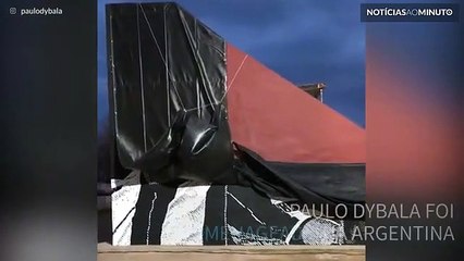 Paulo Dybala homenageado com pintura pública na Argentina