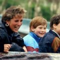 William e Harry divulgaram fotos e vídeos inéditos de Diana