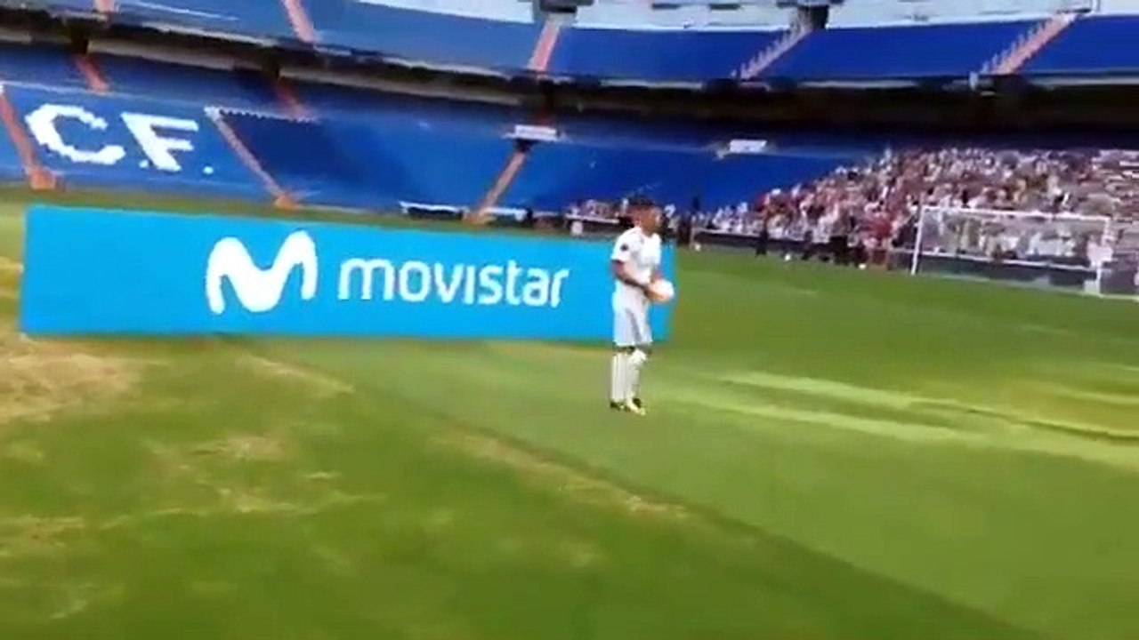 Theo Hernández apresentação