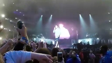 Bieber diz que não sabe cantar ‘Despacito’ e é vaiado pelo público