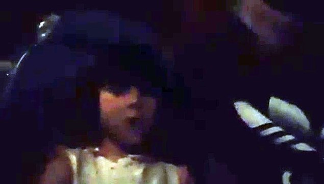 Filhas de Raminhos ensinam o pai a comportar-se no cinema