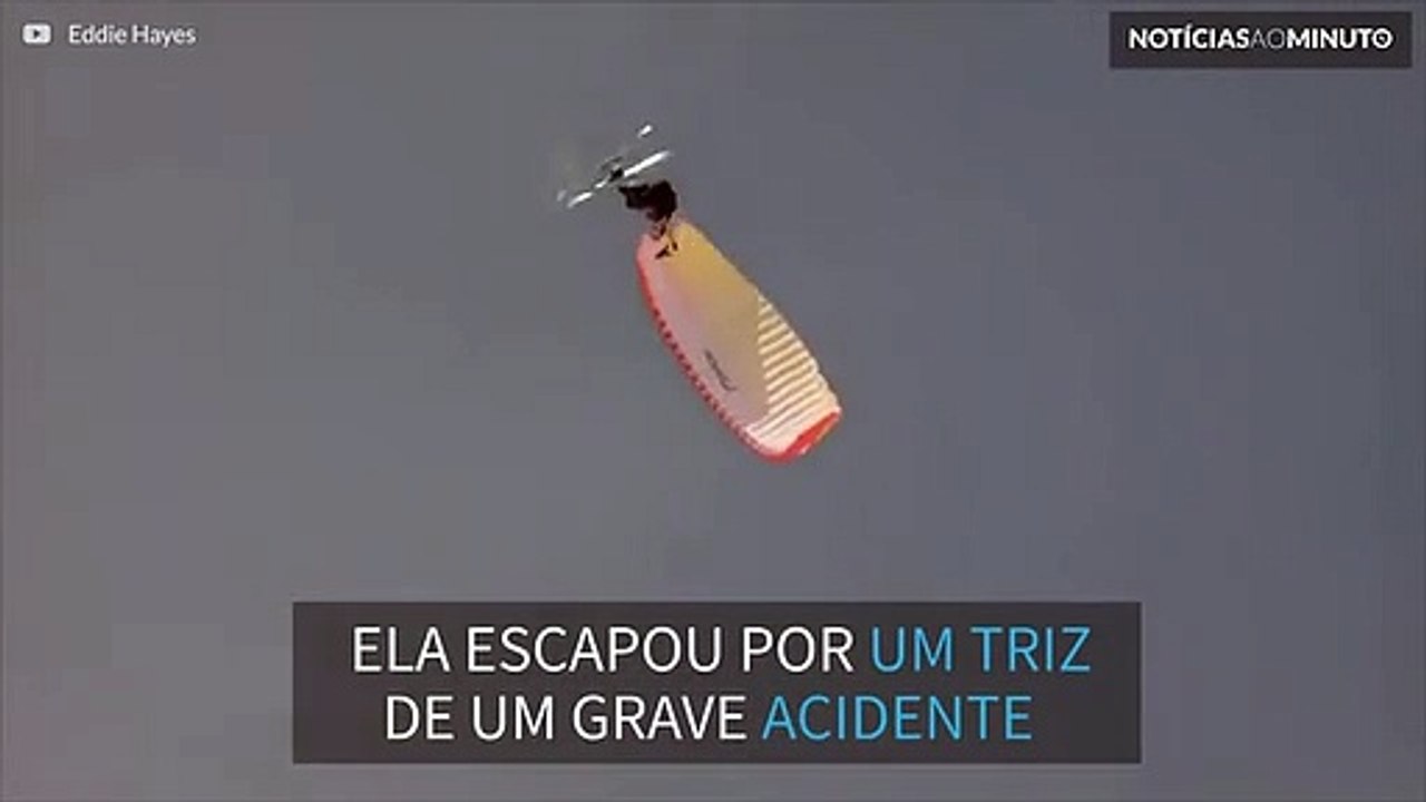 Modelo escapa por um triz de atropelamento por parapente