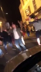 Música dos Vengaboys põe transeuntes em alvoroço