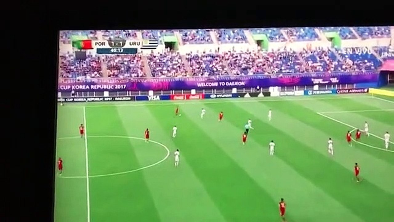 O golaço de Diogo Gonçalves que levou Peixe a meter as mãos à cabeça