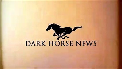 A risória tentativa de fuga de um ladrão num assalto caricato