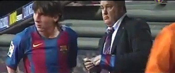 A homenagem do Barça a Messi depois do seu golo 500