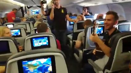 Uma guitarrada 11.000 metros de altitude. Cortesia de uma tuna