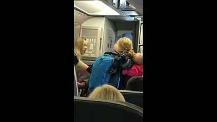 Após a United, American Airlines envolve-se em polémica com passageiros