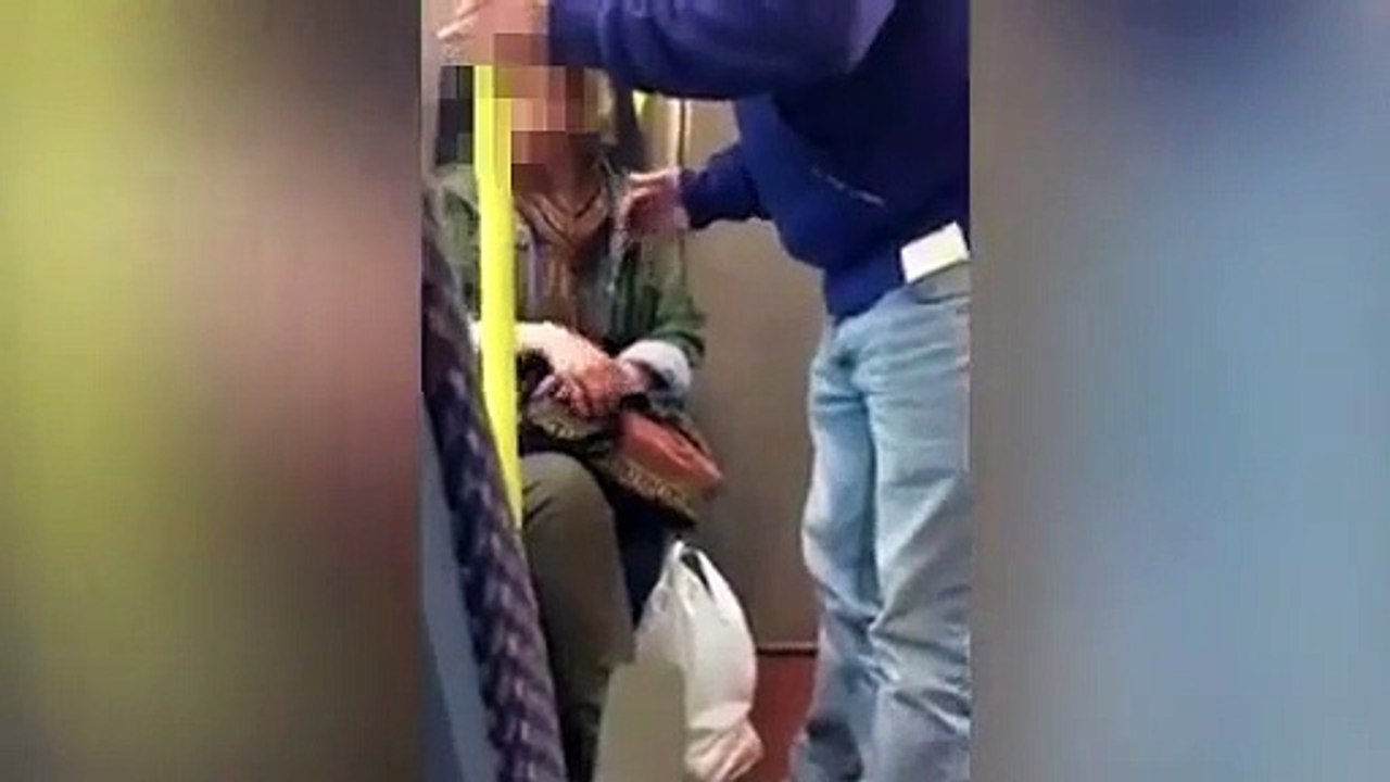 Irlandesa 'ataca' indiano em autocarro