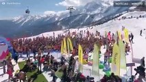 Centenas de esquiadores quase nus tentam bater recorde
