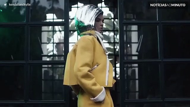 Kendall e Kylie Jenner sensuais na sua nova coleção DropOne