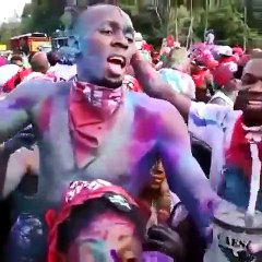 Usain Bolt diverte-se 'à grande' durante Carnaval