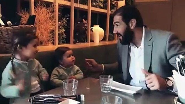 Vídeo: Marido de Carolina Patrocínio dança com as filhas