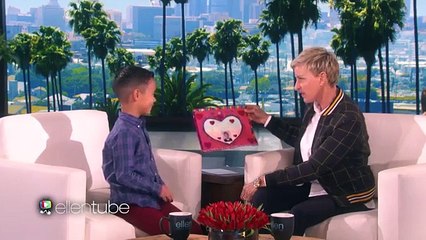 Enquanto cantava, Ed Sheeran assistia. A reação do menino ao ver o cantor